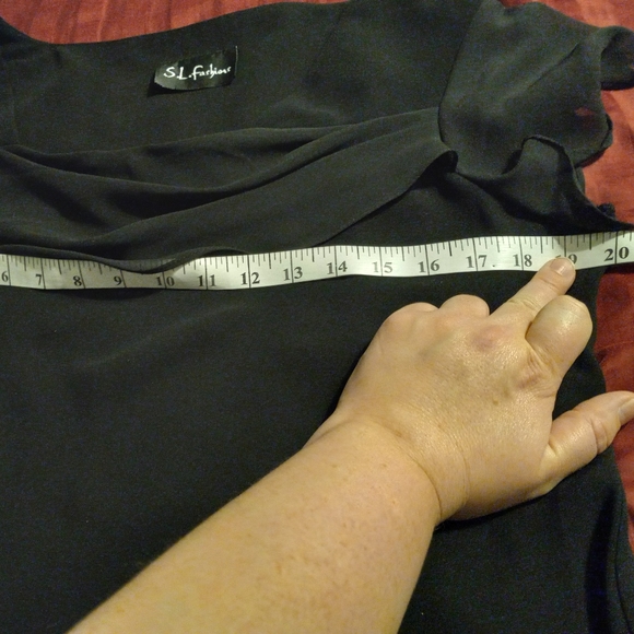 Elegant black dress with draped neckline & trumpet skirt - Picture 9 of 9